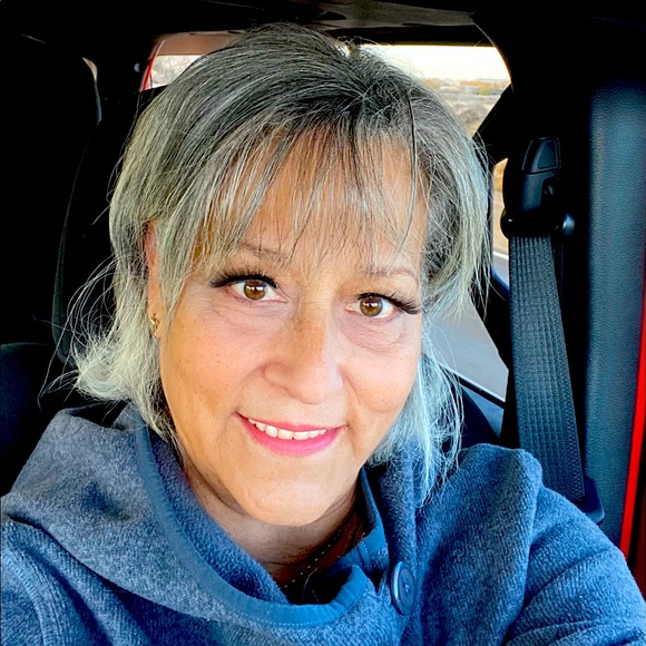 Meet your Posher, Rosa helm - Picture 1 of 1